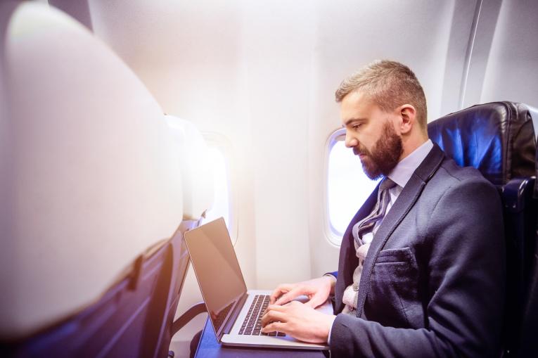 Informations Air Baltic par appel