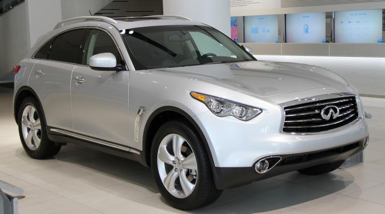 Voiture de marque Infiniti