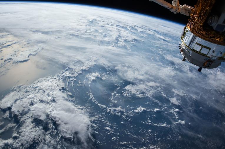 Appelez un conseiller de la société Iridium