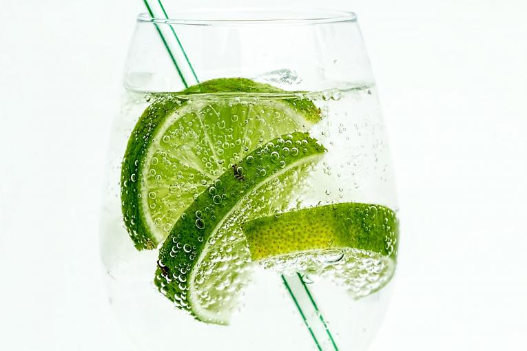 Eau minérale au gaz de la marque Perrier
