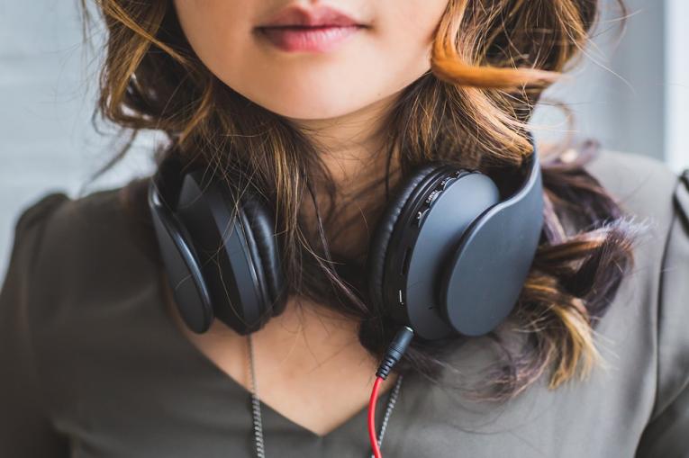 Contacter par téléphone avec la société JBL