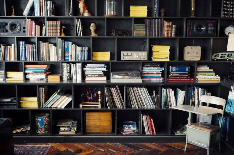 Armoire de la maison des bibliotheques