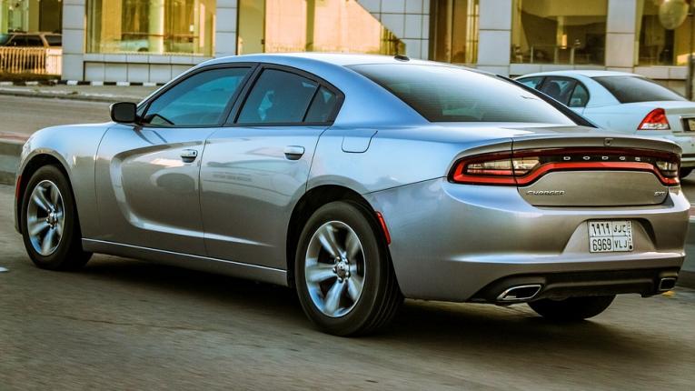Voiture de marque Dodge