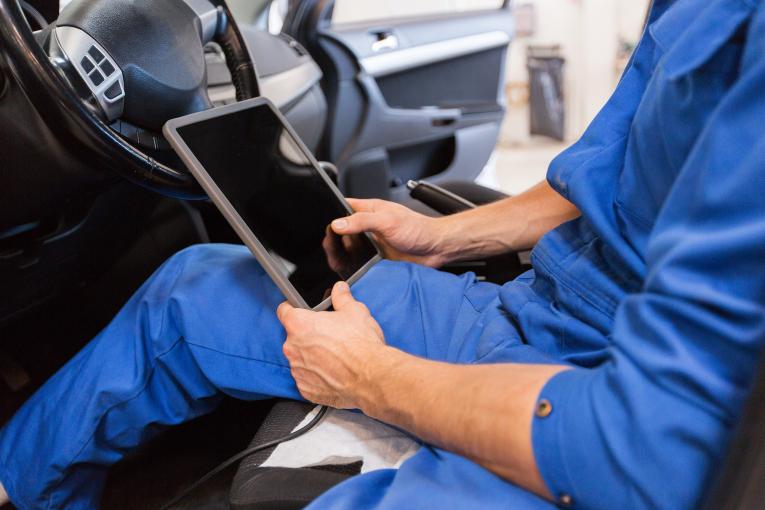 Fabrication de voitures par Daimler AG.
