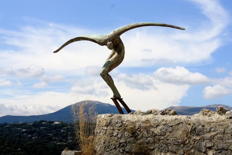 Sculpture dans la ville de Gourdon
