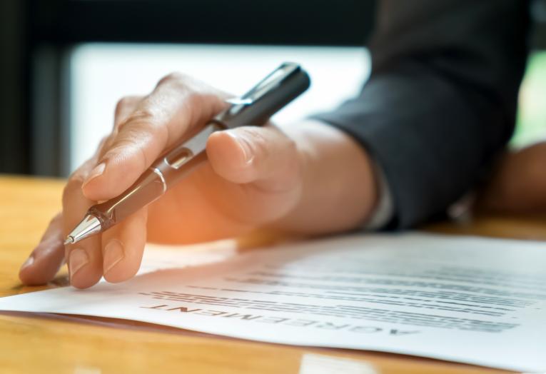 Contactez les services de certificats de coutume