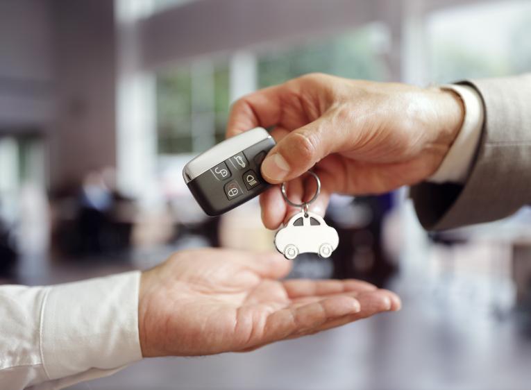 Appelez une société de location de voiture