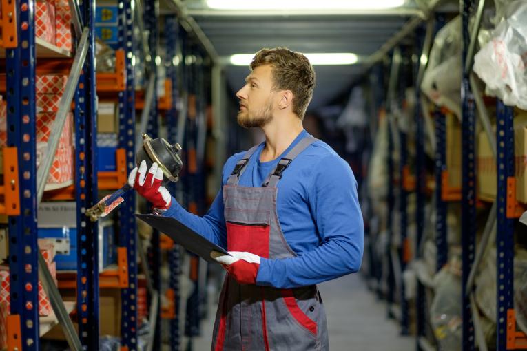 Autodistribution, vente de pièces automobiles