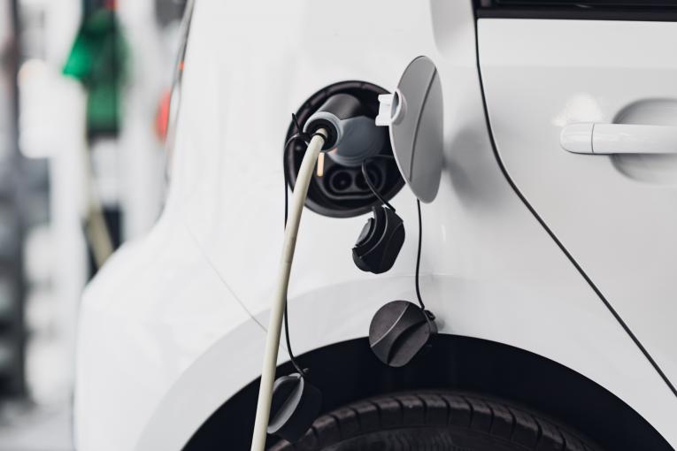 Blue Solutions, spécialiste des batteries électriques pour voitures